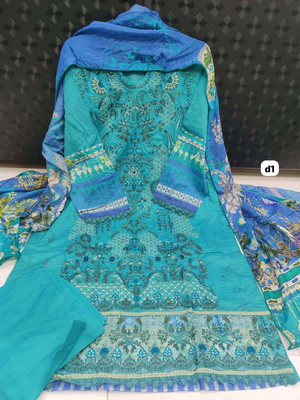 Ghazal LUXURY LAWN VOL 1 OPEN PIC BY Ramsha